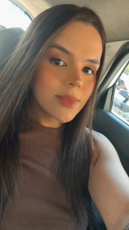 Joy massagista trans, a cura para seu estresse.